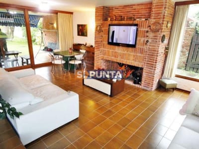 Casa en venta Playa Mansa 3 dormitorios