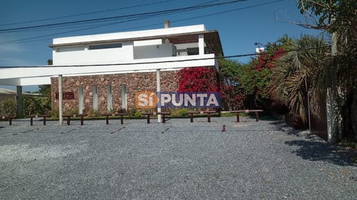 Alquiler  apartamento de 3 dormitorios en Manantiales