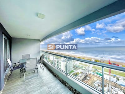 Apartamento de 2 Dormitorios y Parrillero con Vista al Mar en Playa Brava, Look Tower