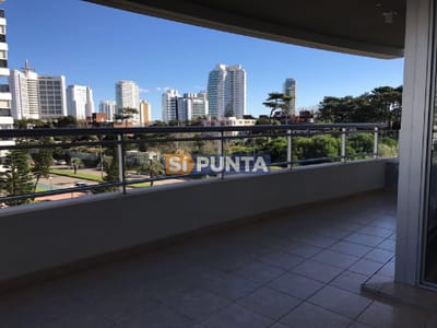 Proximo a las dos playas con todos los amenities 3 dormitorios
