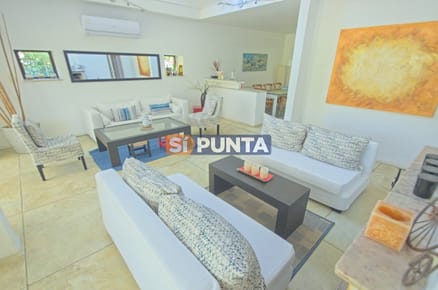 Casa con piscina en alquiler Playa Brava