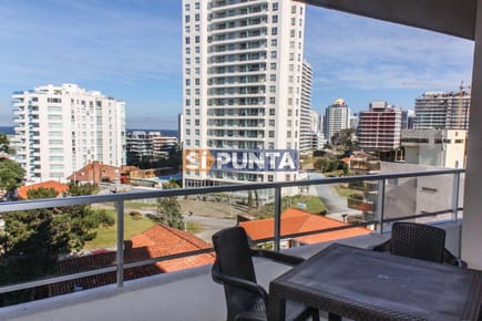 Apartamento de 2 Dormitorios en Playa Brava - Punta del Este