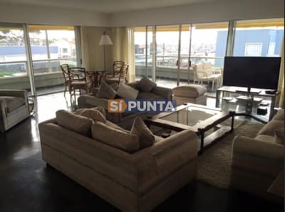 EXELENTE PLANTA A PASOS DEL PUERTO 3 DORMITORIOS 3 BAÑOS