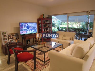 Apartamento en venta de 3 dormitorios en Punta del Este