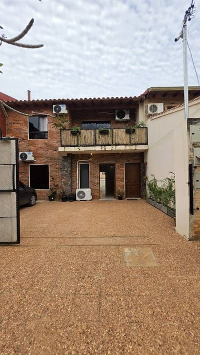 Alquiler de Chalet en Planta Baja – Barrio Mburucuyá