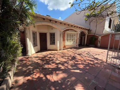 Vendo casa en Lambaré