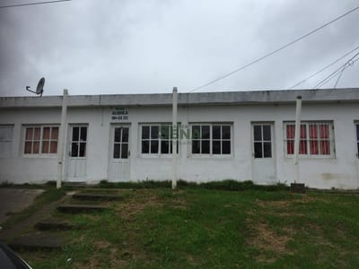 Alquiler en Maldonado, La Candelaria, 1 dormitorio, baño, patio con Parrilla.-
