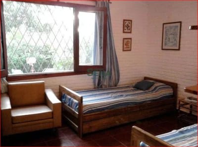 Alquiler de casa en la Mansa, 3 dormitorios, 3 baños, piscina, buen parque.-