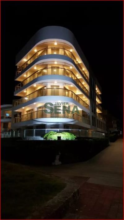 Alquiler de apartamento en la Peninsula, 3 dormitorios, 2 baños, buena vista.