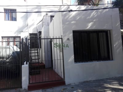 Venta de casa en Pocitos, 1 dormitorio, baño, lindo lugar.
