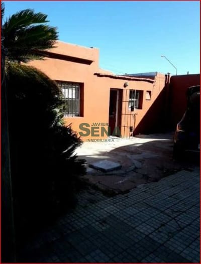 Venta de casa en el Centro de Maldonado, 2 dormitorios, baño, para vivir todo el año.