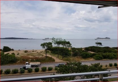 Venta De Apartamento En La Mansa, 3 Dormitorios, 2 Baños, Terraza.