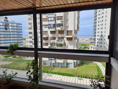 Venta de apartamento en la brava, 2 dormitorios, 2 baños, balcon, gran vista al mar.