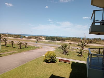 Alquiler De Apartamento En La Brava, 2 Dormitorios, 2 Baños, Buena Vista.