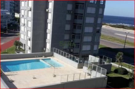 Venta De Apartamento En La Brava, 1 Dormitorio, Baño, Balcon, Piscina.