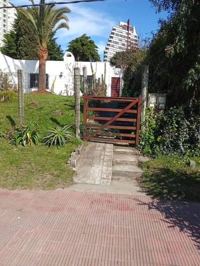 Venta de Casa en Brio Monaco,  3 dormitorios (uno en suite) y 3 baños, con amplio living comedor de 6x4, gran oportunidad en muy buena ubicación
