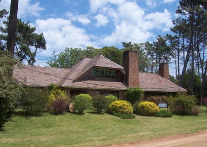 Venta De Hermosa Casa Con Varias Habitaciones, Barbacoa Y Piscina.