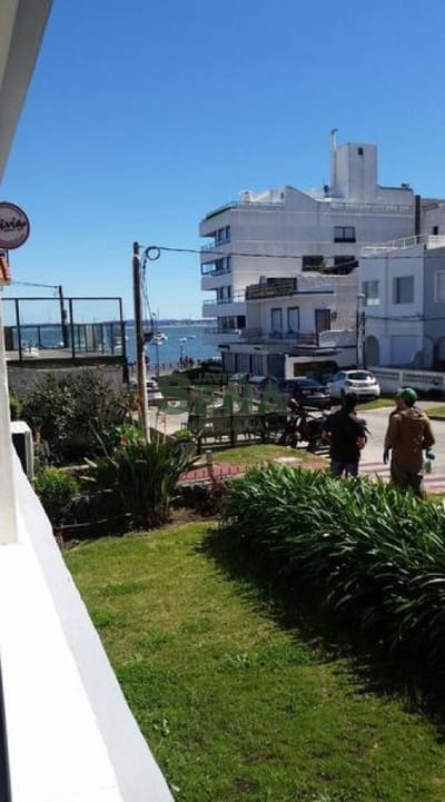 Venta de apartamento en la Peninsula, 1 dormitorio, baño, cerca del puerto