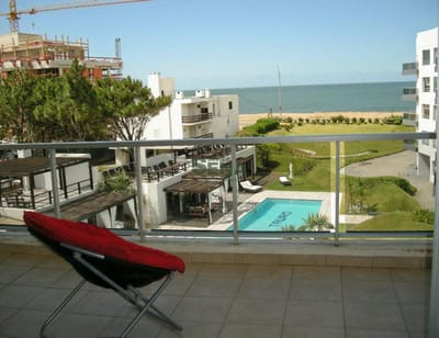 Venta  de Apto en la Mansa, 3 Dormitorios, 3 baños, Frente Al Mar Impecable.
