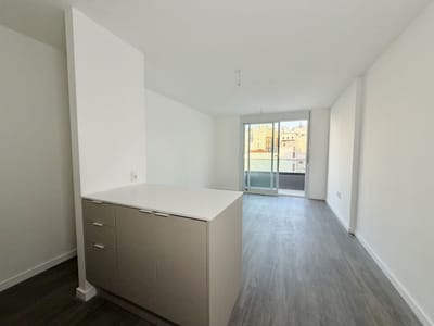 Alquiler apartamento de 1 dormitorio a estrenar con garage en tres cruces