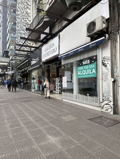 Local comercial 18 de julio y Julio Herrera y Obes