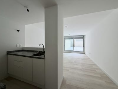 Alquiler apartamento a estrenar de 1 dormitorio con patio y garage en cordon