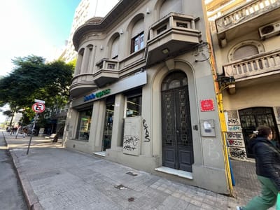 Venta local 18 de Julio con renta en Cordón