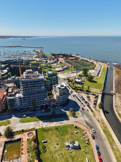 Venta apartamento 1 dormitorio en piso alto con garage a estrenar en NOIR VISTA
