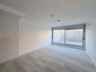 Venta apartamento 1 dormitorio con patio en Cordón a estrenar