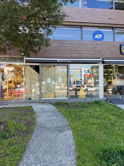 Venta local  con renta en Carrasco  Arocena