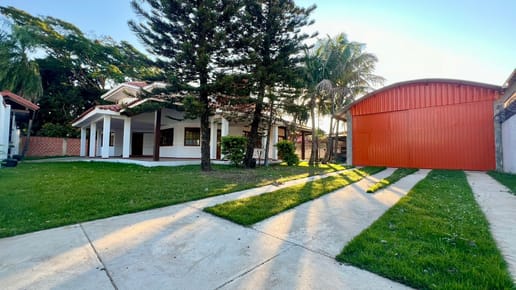 CASA + GALPON en ANTICRETICO O VENTA