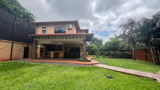Vendo Hermosa Residencia en Luque - Barrio Loma Merlo