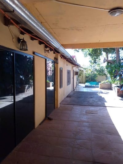 CASA EN VENTA EN BARRIO MBURUCUYA
