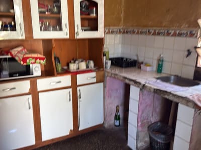 VENDO CASA DE 5 DORMITORIOS EN PRIMER BARRIO DE LUQUE