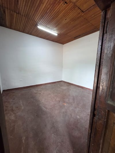 ALQUILO TINGLADO ZONA MULTIPLAZA A DOS CUADRAS DE EUSEBIO AYALA 