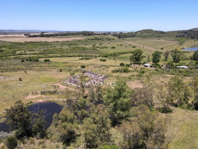Refugio natural- Vista inmejorables a los mejores amaneceres. A minutos del centro de Piriápolis y de Punta del Este.