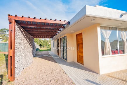Itan 1 - Casa en alquiler temporal, ubicada a 500 metros del mar. Todas las comodidades las podes encontrara aca.