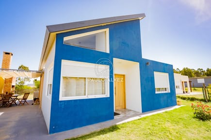Azul Marino- Propiedad en Barrio Los Angeles-  Una zona ideal para veranear