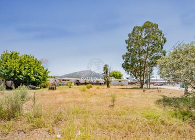 Te1600- Ubicado en Pueblo Obrero, zona muy poblada al momento, con vista a las Sierras