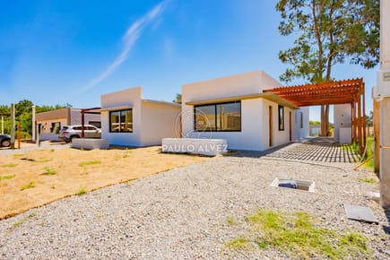 Gold IV-casa en venta en Piriápolis, Barrio Medanos- Dos dormitorios, dos baños