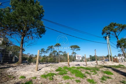 Gran terreno con Oportunidad de inversión, a metros de la playa u del centro de Piriápolis