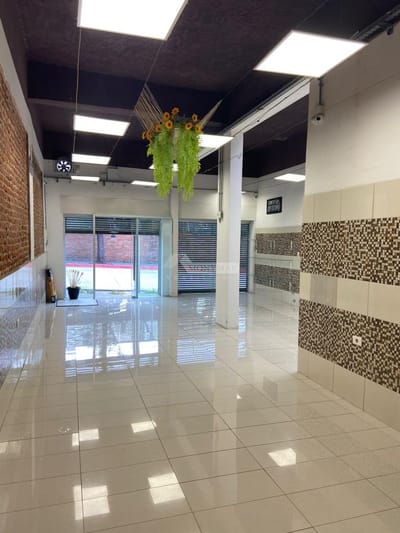 ALQUILER VENTA LOCAL COMERCIAL TRES CRUCES ACEVEDO DIAZ Y  SERRA FRENTE TERMINAL CON DEPOSITO