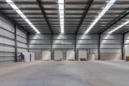 ALQUILER LOCAL GALPON DEPOSITO PASO DE LA ARENA CAMINO BAJO LA PETISA 10000m2 MUELLES DE CARGA ESTAC