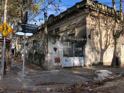 VENTA LOCAL GALPON DEPOSITO BUCEO VENTA COMERCIO Y HERNANDARIAS PASOS AV. ITALIA 2000M A 2 CALLES