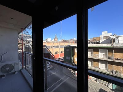 VENTA APARTAMENTO MONOAMBIENTE CORDON MERCEDES Y MAGALLANES ED. TORRE MUNICH mts 18 de JULIO CON TER