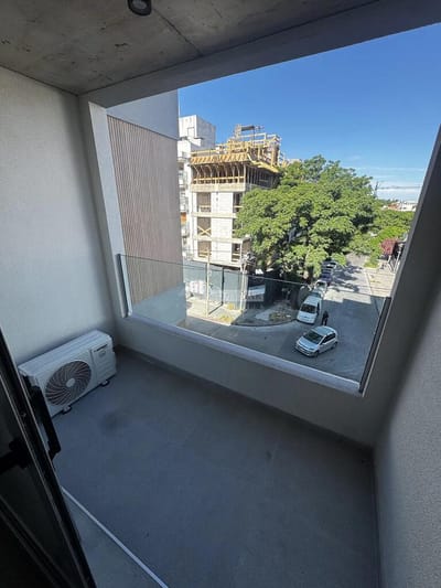 VENTA APARTAMENTO MONOAMBIENTE POCITOS TIBURCIO GOMEZ Y SALDANHA DA GAMA A MTS DE WTC
