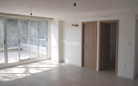 VENTA OFICINA PARQUE BATLLE FELICIANO RODRÍGUEZ ED. FELICIANO ZONA EMBAJADAS CON RENTA y COCHERA!