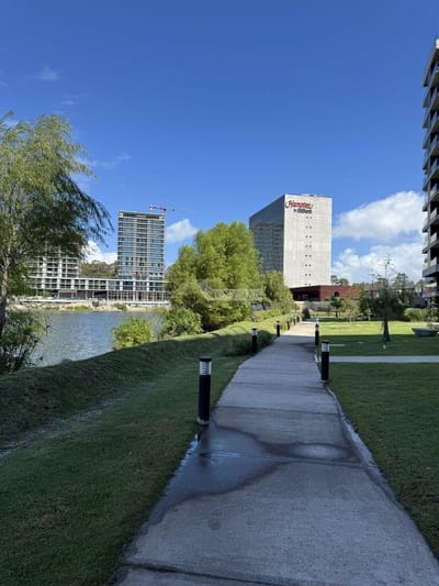 VENTA APARTAMENTO 1 DORMITORIO PARQUE CARRASCO AV DE LAS AMERICAS ED. BELLEVUE FRENTE LAGO