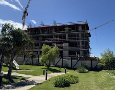 VENTA APARTAMENTO 1 DORMITORIO PARQUE CARRASCO AV DE LAS AMERICAS EDIF. BELLEVUE  FTE LAGO