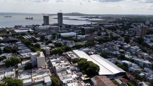 VENTA LOCAL GALPON DEPOSITO PRADO URUGUAYANA Y BULEVAR ARTIGAS 3500m2 SALIDA A 2 CALLES